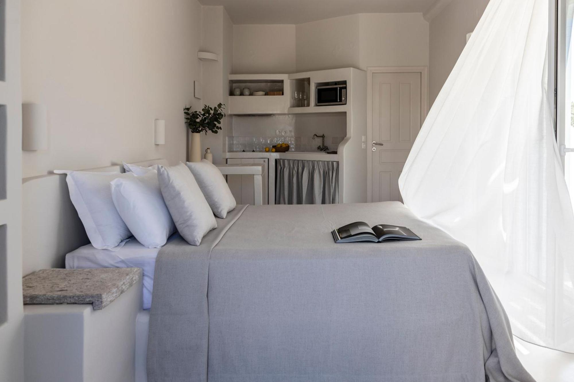 Om Living Milos Pollonia Exterior photo
