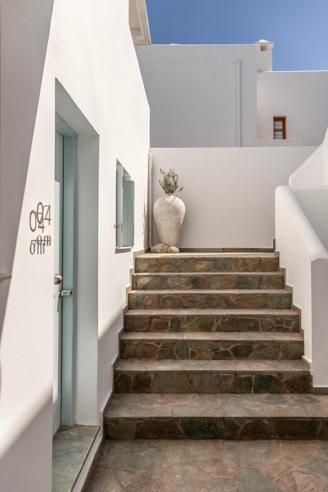 Om Living Milos Pollonia Exterior photo